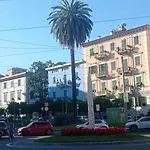 A La Gare Apartment *