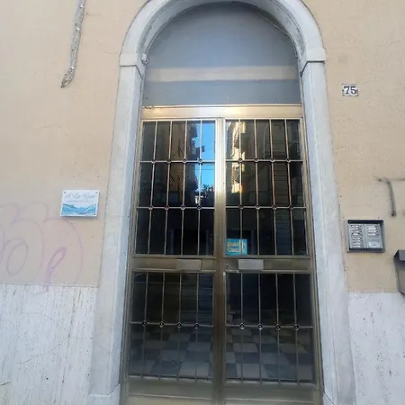 A La Gare Apartment *